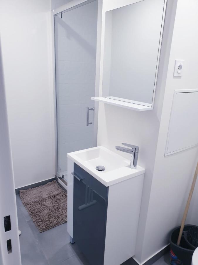Seaside Haven: Private Room with Ocean View and Convenient Transport Links Nice Exterior photo